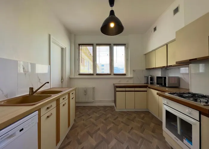 La Suite 108